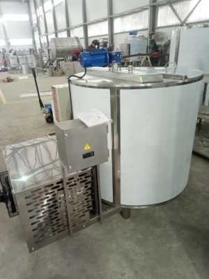 Охладитель молока 1000 л