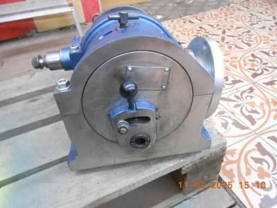 ���250