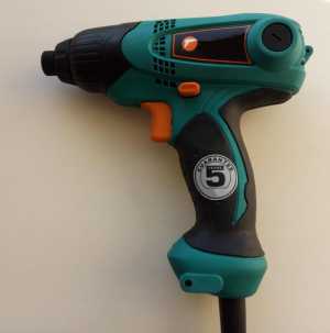 Ударный шуруповерт