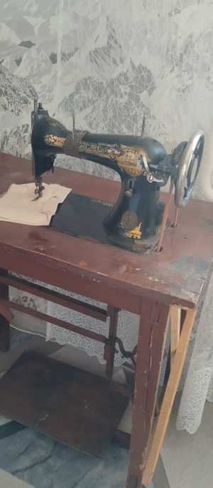 Швейная машина ЗИНГЕР