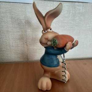 Статуэтка заяц с морковкой штопор,высота 18 см