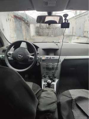 Opel Astra, 2010