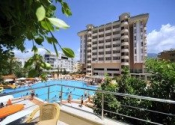 Поездки за рубеж и по России