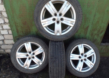 Комплект резины Pirelli 205/55 R16 на литых дисках 6,5jx16 б/у (пробег 6000 км)
