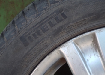 Комплект резины Pirelli 205/55 R16 на литых дисках 6,5jx16 б/у (пробег 6000 км)