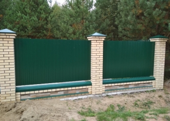 Забор Ярославль. Забор из кирпича, профнастила, комбинированные заборы