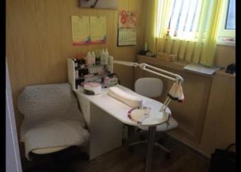 Маникюрный стол