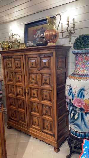 Платяной шкаф