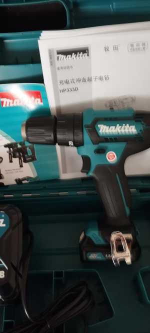 Шуруповерт макита HP333D.