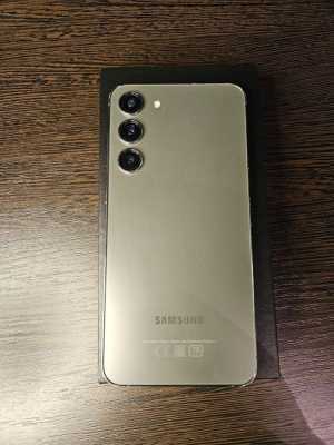 Samsung galaxy S23 plus