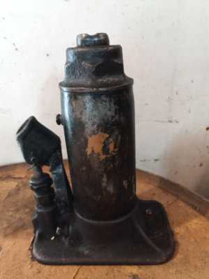 Домкрат гидравлический