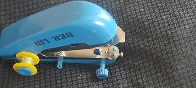 Ручная швейная машинка