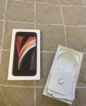 Айфон се 2020