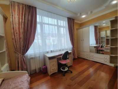 Продаю меблированный 3х этажный таунхаус 249 м2 в Москве.