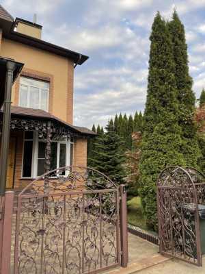 Продаю меблированный 3х этажный таунхаус 249 м2 в Москве.