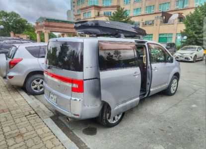 Шикарный минивэн Mitsubishi Delica, 2010