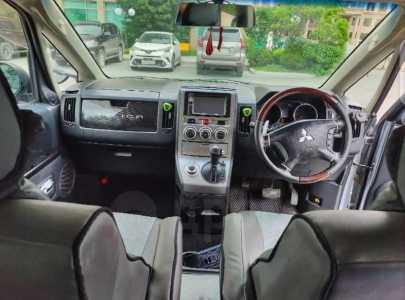Шикарный минивэн Mitsubishi Delica, 2010