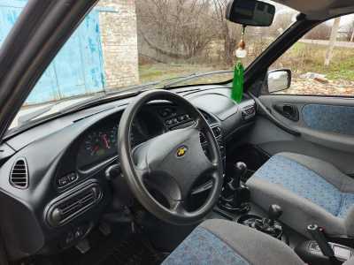 Chevrolet Niva, 2005