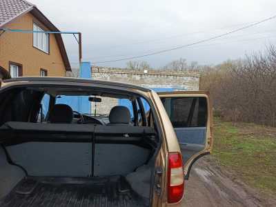 Chevrolet Niva, 2005
