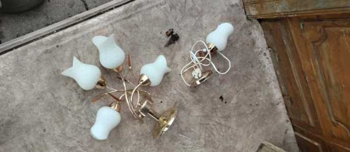 Люстры и бра на дачу б/у