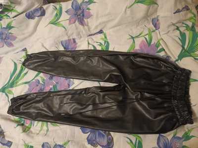 Штаны чёрный кожаные