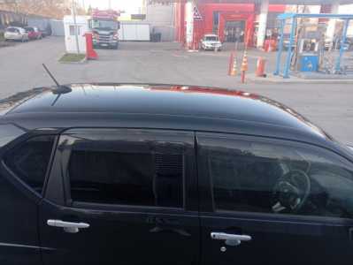 Автомобиль duihatsu move 0.7 52 л. С