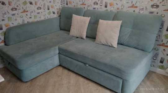 Диван угловой.