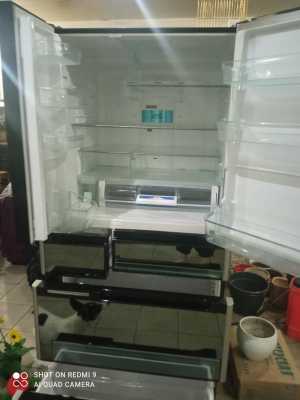 Холодильник HITACHi