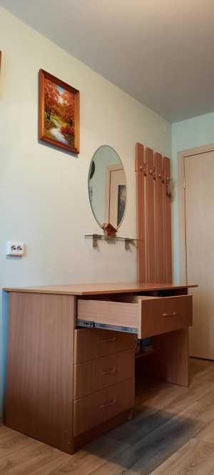 Стол офисный новый 130x60x75см, 4 выдвижных ящика 60x50см.