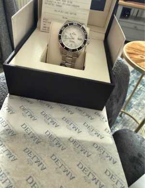 ������ �������� ����������� ���� Delma Santiago Quartz, ��������