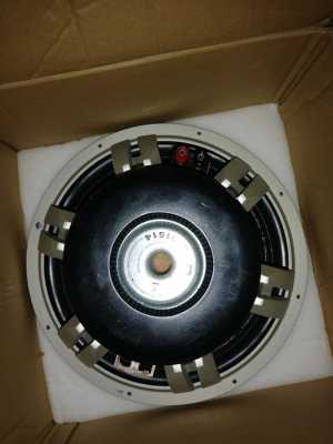 ������ ����� ������� ������� 15" JBL