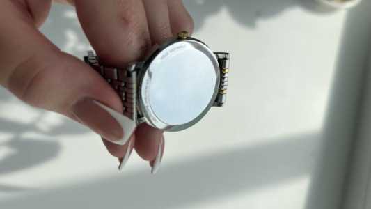 ����������� ���� Tissot Evetytime Small