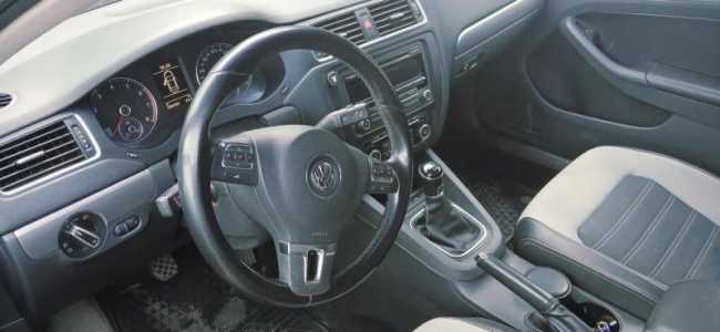 Volkswagen Jetta, 2012