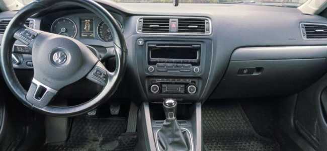 Volkswagen Jetta, 2012