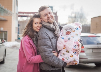 Фотограф фотосъемка на выписку из роддома недорого