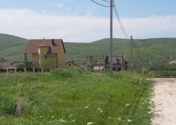 Продаю 20 соток земли около моря