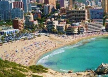 Продам апартаменты 150,0 кВ в Бенидорме на 1 линии от моря.