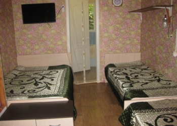 Летний отдых на чистом побережье Черного моря .Комната в 6-к 100 м2, 2/2 эт.