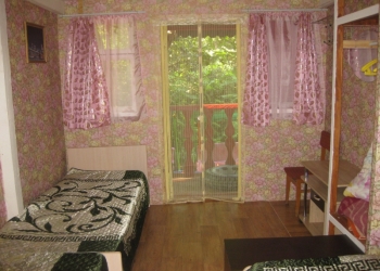 Летний отдых на чистом побережье Черного моря .Комната в 6-к 100 м2, 2/2 эт.