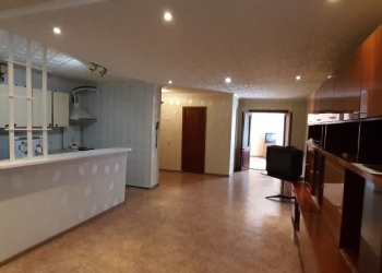 2-к квартира, 72 м2, 1/5 эт.