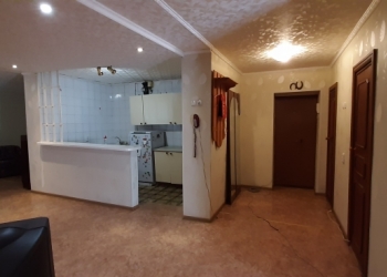 2-к квартира, 72 м2, 1/5 эт.