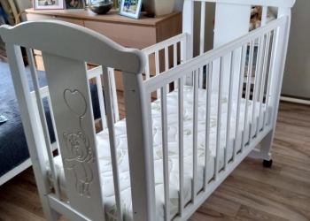 Детская кроватка Алоевера белый матрац.