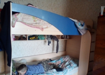 Продам двух ярусную кровать