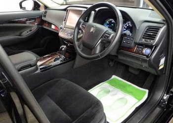 TOYOTA CROWN HYBRID ROYAL SALOON G 4 WD