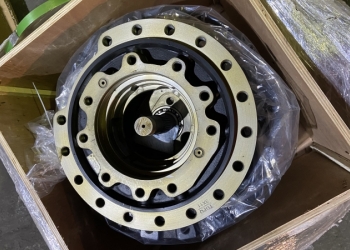9233692 Редуктор хода HITACHI ZX 200-3