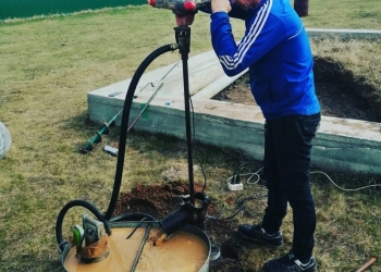 Бурение скважин на воду малогабаритной установкой.