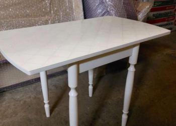 Стол стеклянный