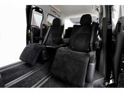 Toyota Alphard, 2010