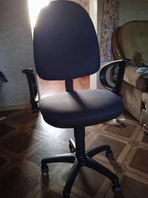 Офисный стул кресло