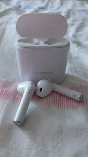AirPods Harper